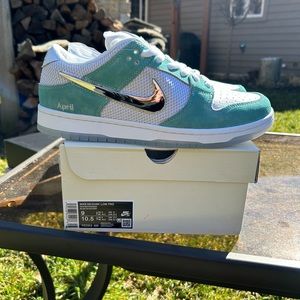 Nike Dunk Low April